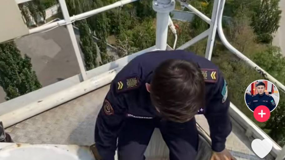Видео спасателя из Павлодарской области стало вирусным