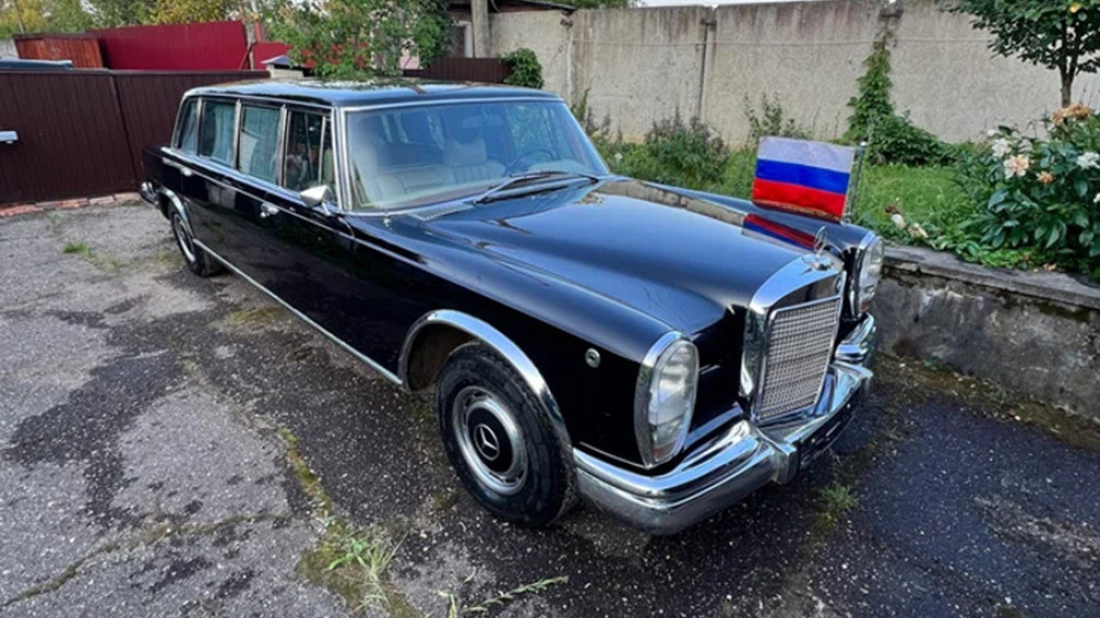Лимузин Елизаветы II выставили на продажу за 50 миллионов рублей в Москве