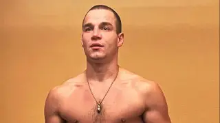 Мастер спорта по боксу устроил драку в аэропорту. Видео