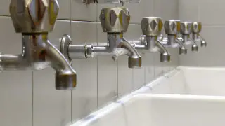 "Произошел срыв насосных агрегатов": в  Актау вторые сутки нет воды