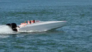 Восемь человек на моторной лодке не смогли вернуться к берегу на Алаколе