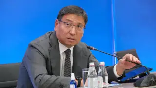 В акимате Алматы просят не занимать деньги "Ерболату Досаеву"