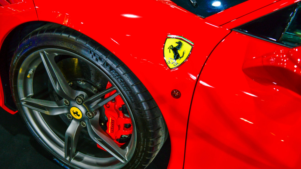 Первый электромобиль Ferrari, как сообщается, дебютирует в 2025 году