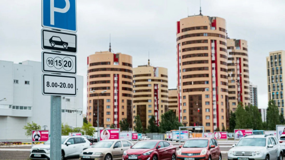 Парковки во дворах сделают платными в Астане: что надо знать жильцам