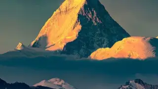 "Перехватывает дыхание": казахстанец заснял пик Хан-Тенгри