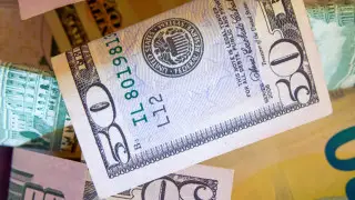 Какой курс доллара установился в Казахстане