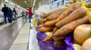 Впервые за 8 лет: цены на социально значимые продукты снизились в Казахстане