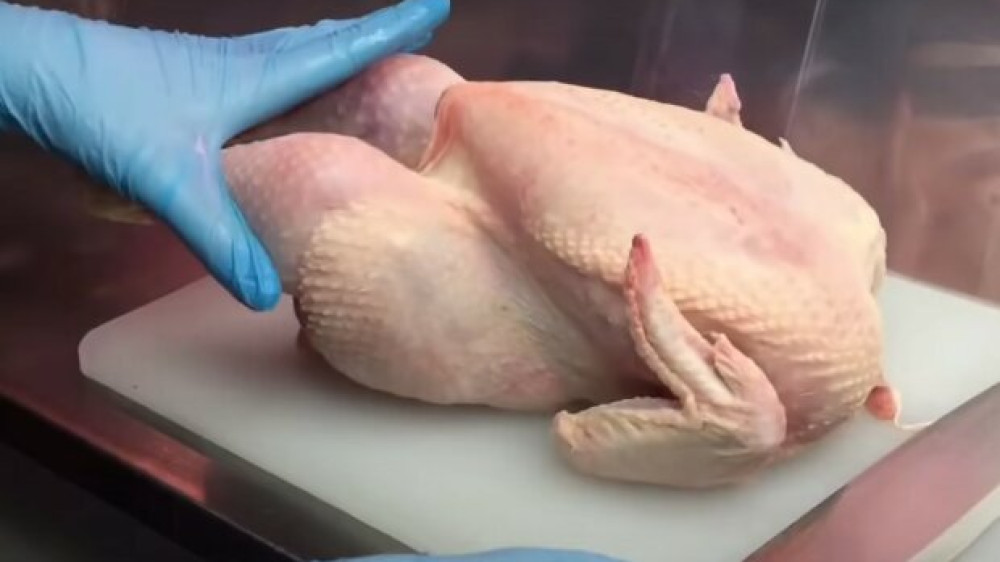 Свыше 35 тонн мяса птицы из Китая уничтожили в Шымкенте