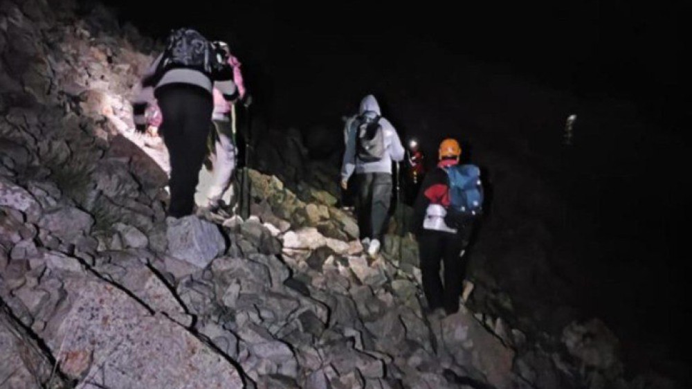 Туристы заблудились во время восхождения на Большой Алматинский пик
