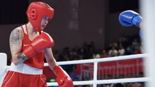 Двукратная чемпионка мира из Казахстана начала с победы на ОИ-2024