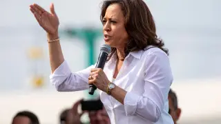 Штаб Харрис сообщил о собранной на предвыборную кампанию сумме