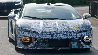 Lamborghini представит новый 887-сильный суперкар: стала известна дата выхода