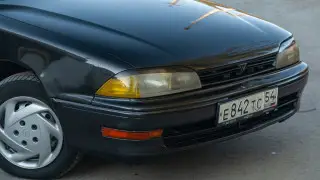 Эксперт объяснил, почему нельзя парковать автомобиль с вывернутыми колесами