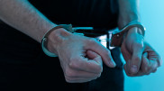 Французский тренер по гребле арестован за нападение на полицейских