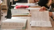 "После перевода времени школьники приходят домой затемно": как в Минпросвещения хотят решить эту проблему