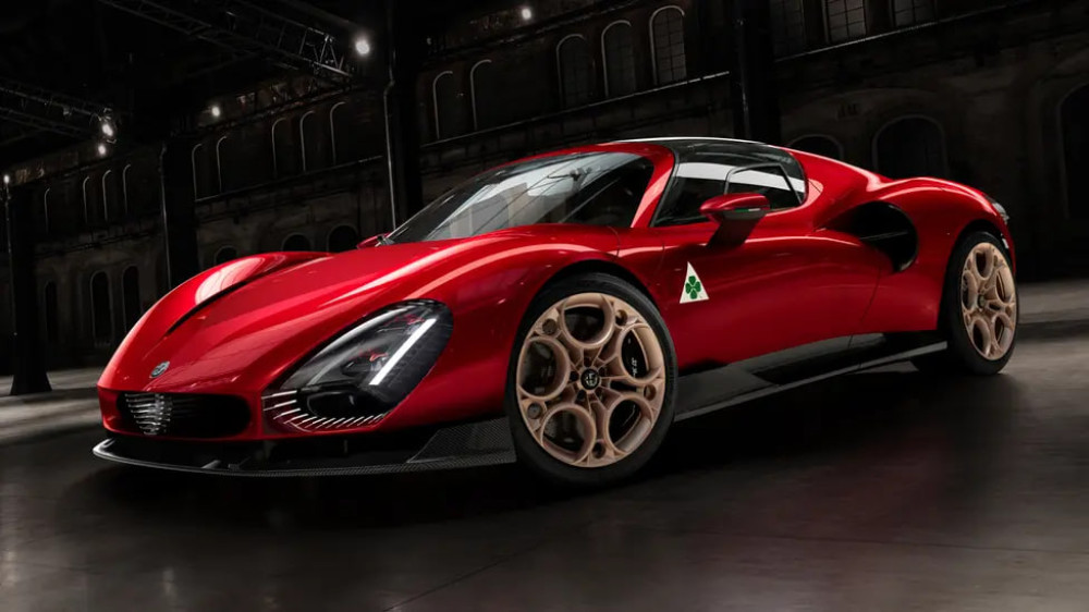 Alfa впервые показала, как звучит их новый восхитительный V6. Слушаем