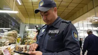 Незаконно хранят и продают: торговые точки наказывают за вейпы в Астане