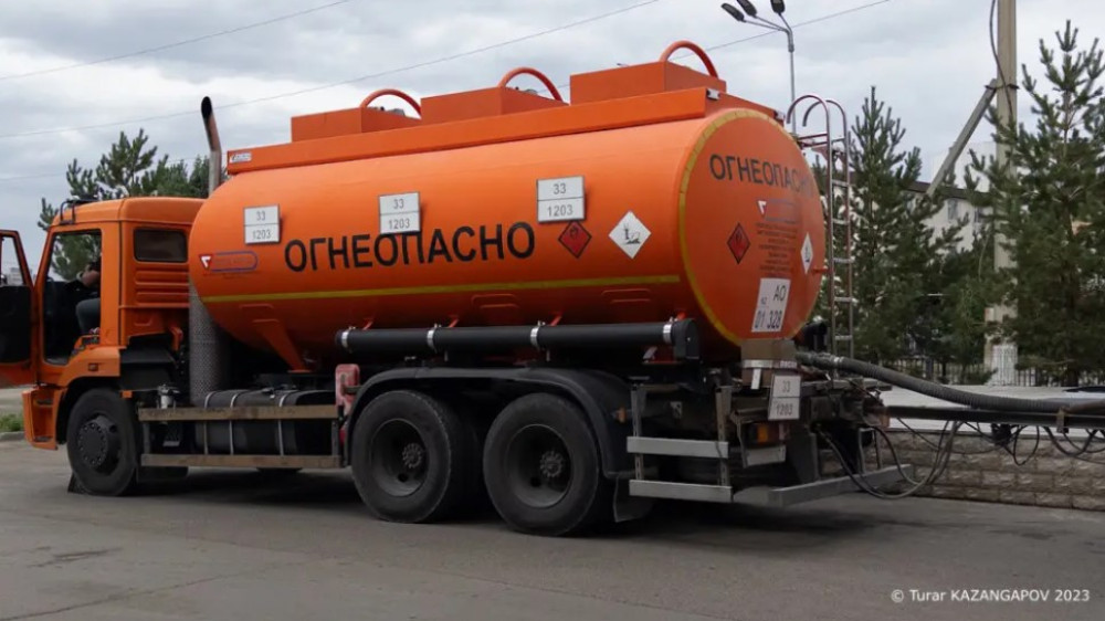 Запрет на вывоз бензина и нефтепродуктов хотят ввести в Казахстане