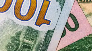 Какой курс доллара установился в Казахстане