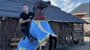 Казахстанский боксер похвастался подарком после Олимпиады