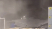 Потолок обвалился в супермаркете: инцидент попал на видео