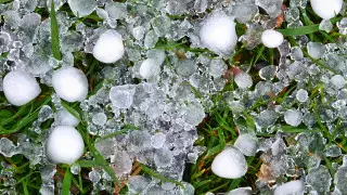 Похолодание и град: погода в Астане и Алматы на 3 дня