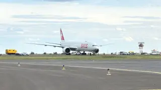 Экстренная посадка швейцарского рейса в Астане: гражданин Японии попал в реанимацию