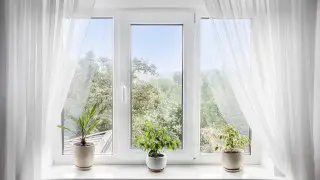 Трехлетний ребенок выпал из окна в Алматы