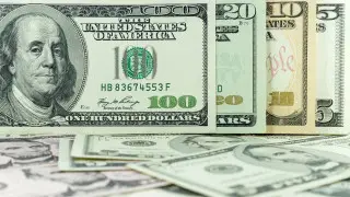 Сколько стоят доллар, евро и рубль в обменниках Казахстана