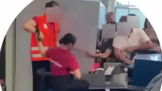 Погром в аэропорту Алматы пассажирами Fly Arystan: установлен еще один зачинщик