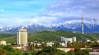 Решение многолетних проблем: аким Алматы встретился с жителями Медеуского района