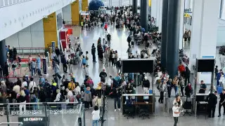 Невыносимые очереди и столпотворение объяснили в аэропорту Астаны