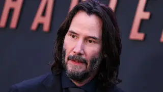 Актер Киану Ривз подписал контракт с хоккейным клубом