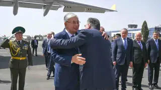Президент Таджикистана проводил Токаева в аэропорт