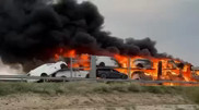 Два груженных машинами автовоза столкнулись и загорелись на юге Казахстана