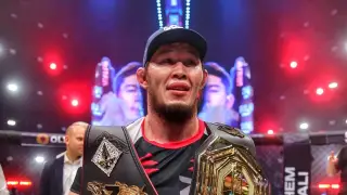 Нокаутом обернулся бой казахстанца за пояс чемпиона