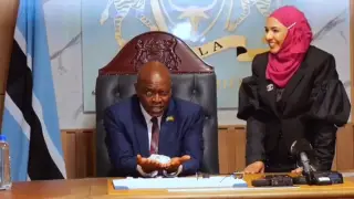 Реакция президента Ботсваны на второй по величине алмаз в истории человечества попала на видео