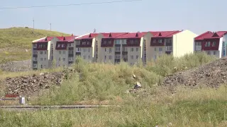 “Мы сидели без воды, света, лифта и интернета“: реальность жителей микрорайона “на горе“