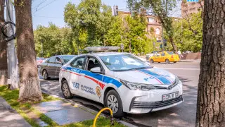 Бросил яблоко в премьера: в Ереване задержали подозреваемого