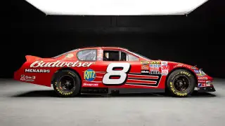 Автомобиль легендарного гонщика NASCAR выставлен на аукцион