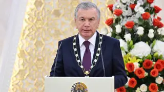 Президент Узбекистана наградил казахстанцев