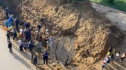 Ребенка насмерть завалило землей в траншее на улице в Рудном