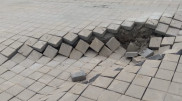 Астанчане пожаловались на поврежденную брусчатку в центре города