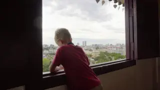 Трехлетний ребенок выпал из окна в Балхаше