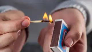 Женщина устраивала поджоги ради знакомства с пожарными