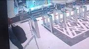 Абитуриент пришел подавать документы в вуз и украл баян