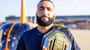 Казахстанские фанаты устроили “массовую атаку“ на чемпиона UFC