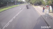 Мопедист сбил девушку на пешеходном переходе в Алматы