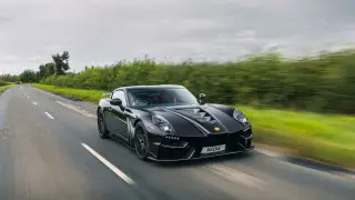 Новому суперкару для использования на дорогах общего пользования дали агрессивное название