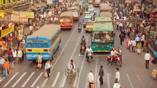 Скутеры, хаос и полный игнор: худшие для пешеходов города назвали путешественники
